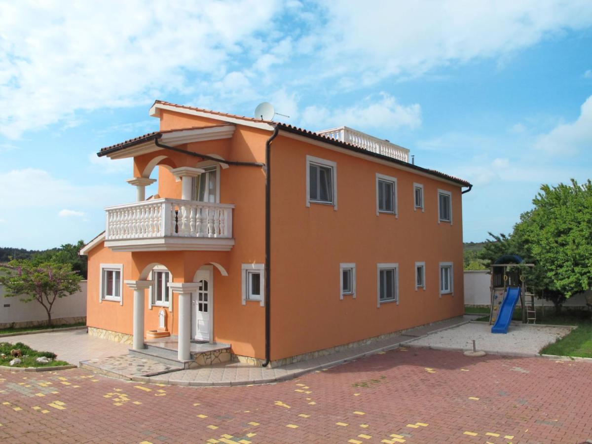 Eldina - Pul485 By Interhome Pula