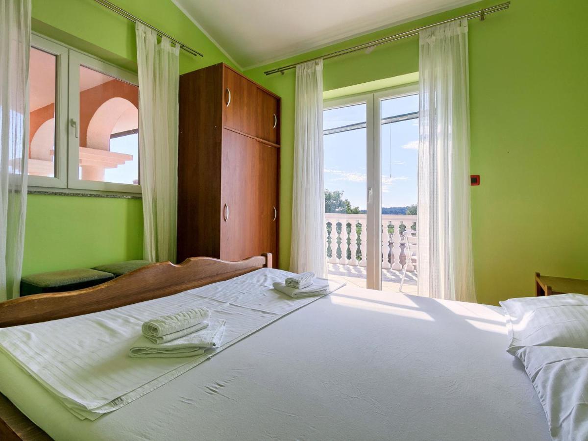 Ferienhaus Eldina - Pul485 By Interhome *